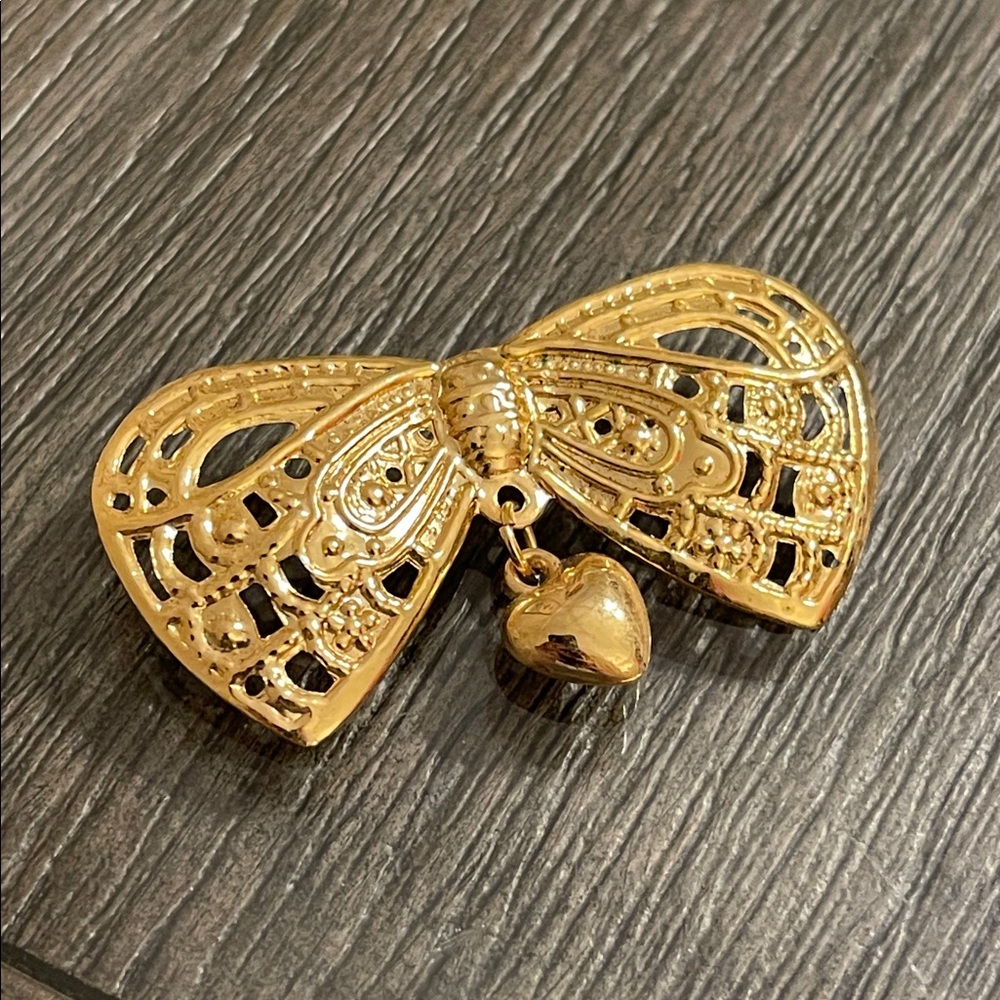 Vintage Carrington Jewelers Filigree 'Heart & Bow Pin' Dangle Brooch Gold-tone - Picture 2 of 16